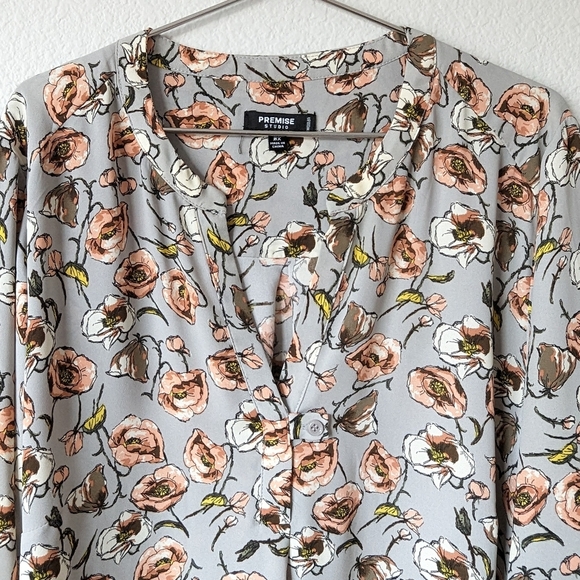 Premise Gorgeous Floral Flowy Blouse - Picture 5 of 6